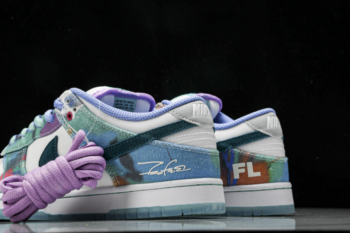 Futura Laboratories x Nike SB Dunk Low HF6061-400