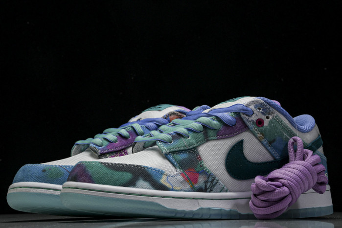 Futura Laboratories x Nike SB Dunk Low HF6061-400