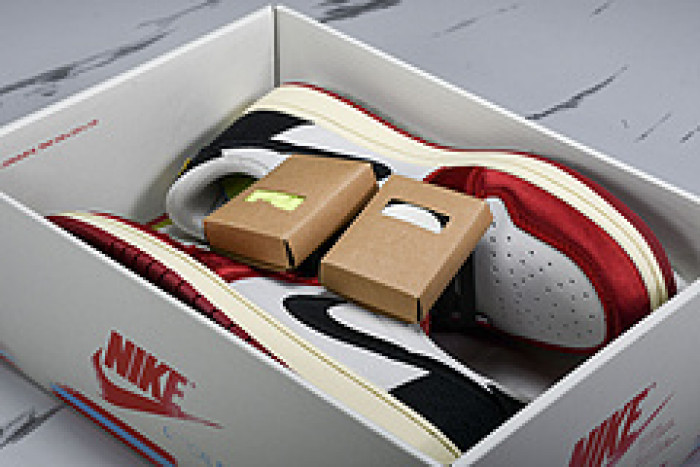 Jordan 1 Retro Low OG Trophy Room Away FN0432-100