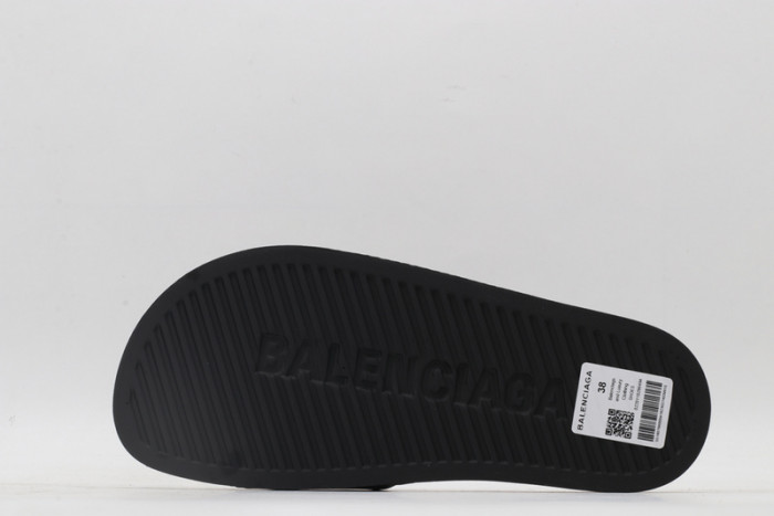 BLEN DESIGNER SLIPPERS