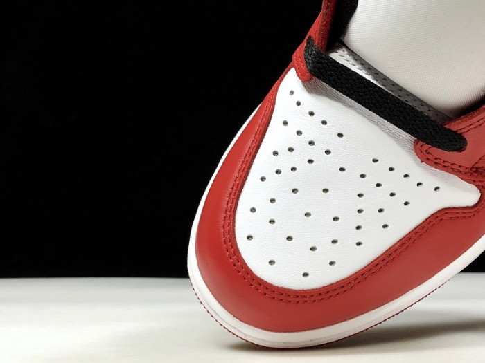 AIR JORDAN 1 RETRO HIGH OG "CHICAGO" 2015 555088-101