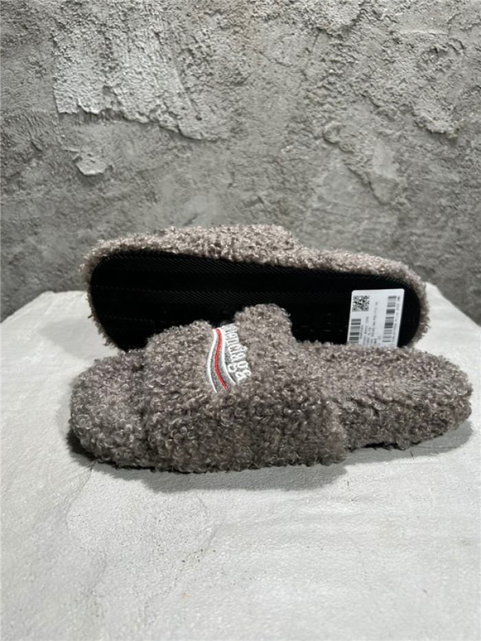 BLEN DESIGNER SLIPPERS