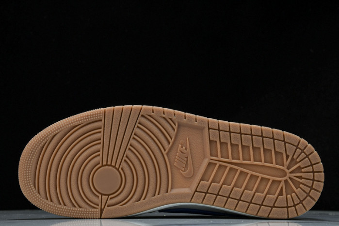 Travis Scott x Air Jordan 1 DZ4137-700