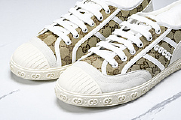 G*u*i sneaker