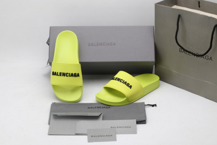 BLEN DESIGNER SLIPPERS