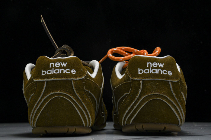 New Balance Mi­u