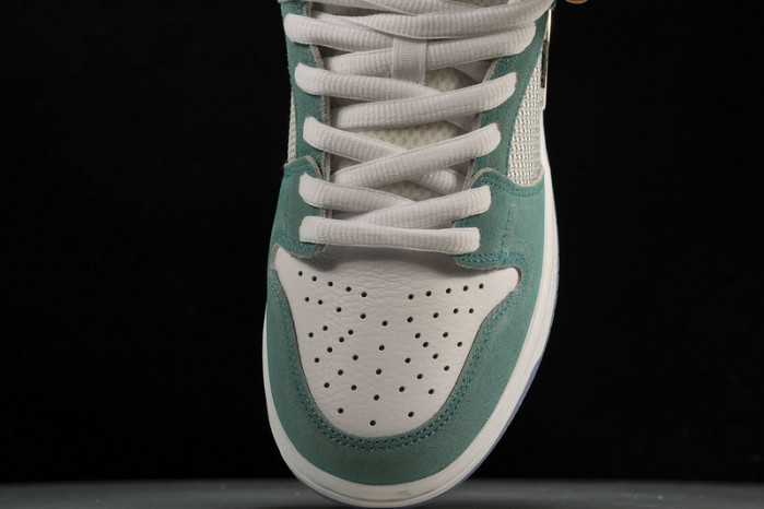 APRIL SKKATEBOARDS x NK SB Dunk Low FD2562-400