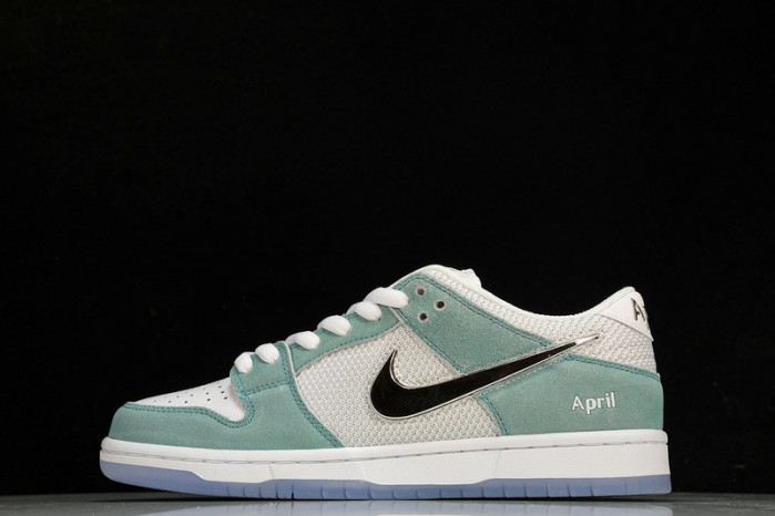 APRIL SKKATEBOARDS x NK SB Dunk Low FD2562-400