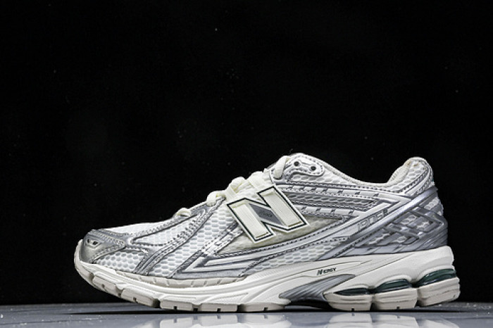 New Balance M1906REE