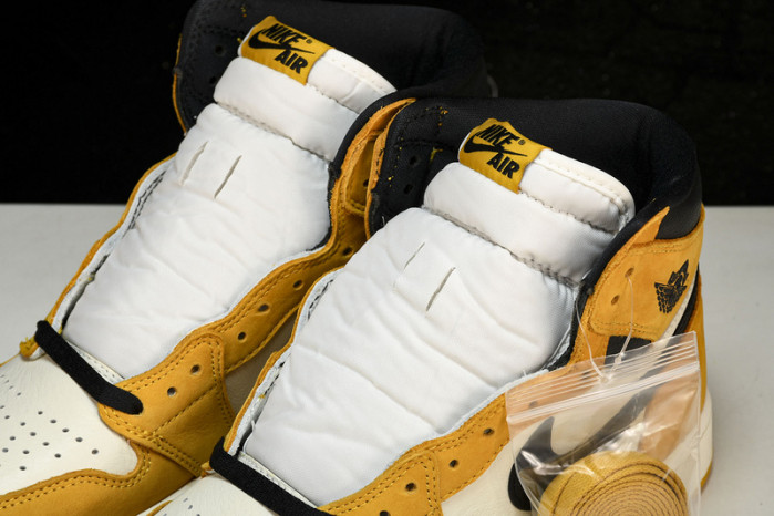 Air Jordan 1 High OG “Yellow Ochre” DZ5485-701