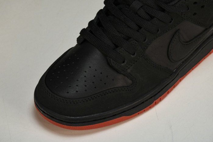 Nike SB Dunk Low Black Pigeon - 883232-008