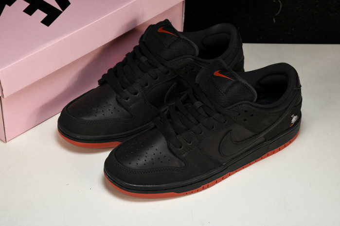 Nike SB Dunk Low Black Pigeon - 883232-008