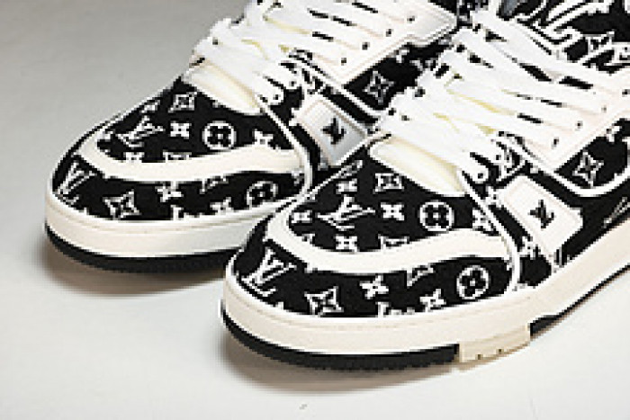 L&V SNEAKERS