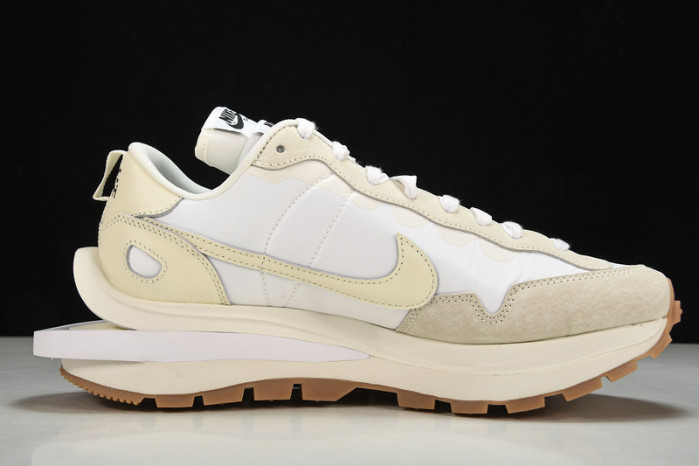 Nike Vaporwaffle Sacai Sail Gum - DD1875-100