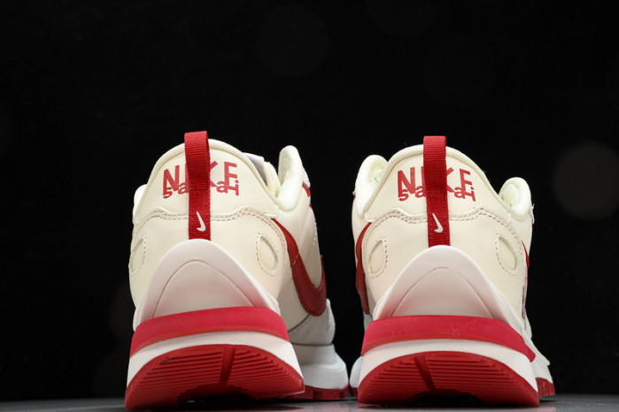 Sacai x Nk VaporWaffle 3.0 DD1875110
