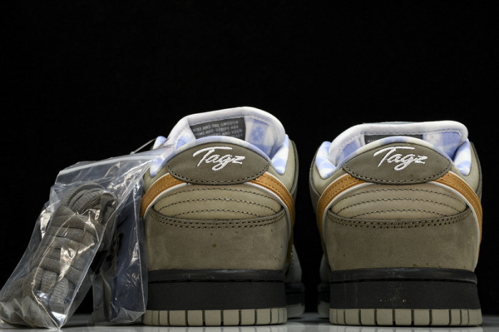 CONCEPTS x NK SB Dunk Low Pro OG QS BV1310-105