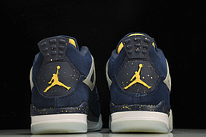 Jordan 4 Retro Michigan (PE) - AJ4 1036660
