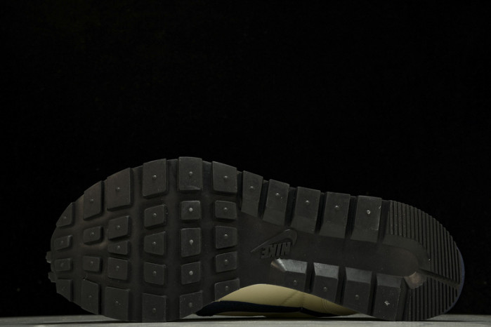 Sacai x Nk VaporWaffle 3.0 DD1875109