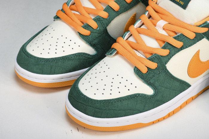 NK Dunk SB Low Pro“Legion Pine” 304292-383