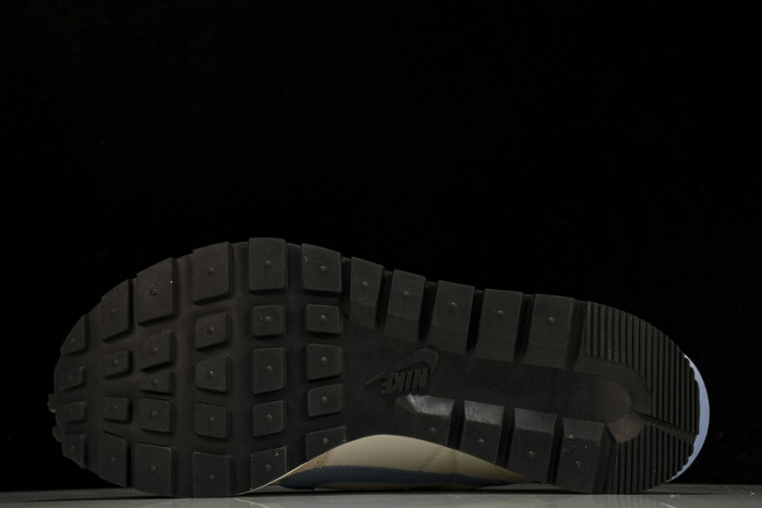 Sacai x Nk VaporWaffle 3.0 DD1875-112