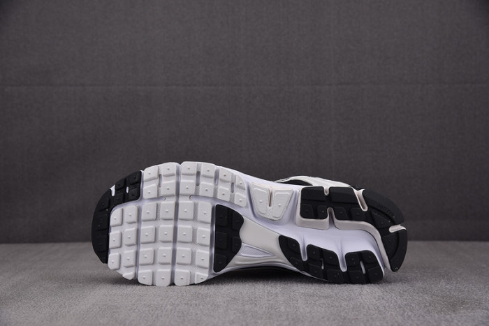 NK Air Zoom Vomero 5 White Black FB9149-101