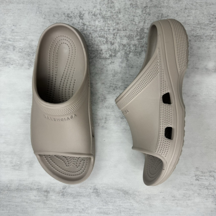 BLEN DESIGNER SLIPPERS