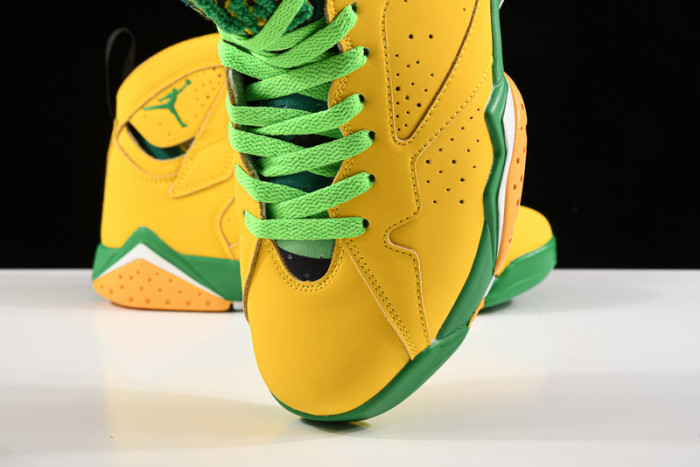Air Jordan 7 Retro "Oregon Ducks PE" AT3375-300