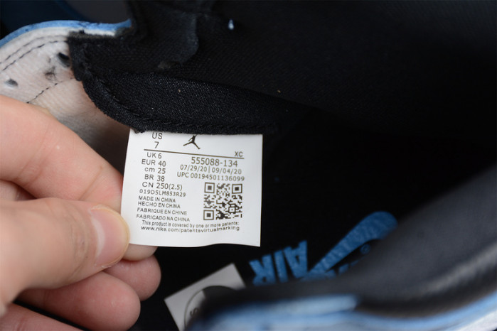 Air Jordan 1 High OG “University Blue” 555088-134