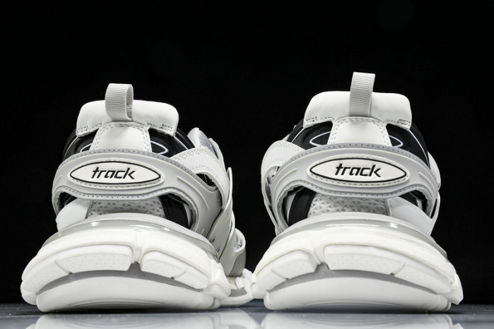 BLEN Track W3AD3 9812