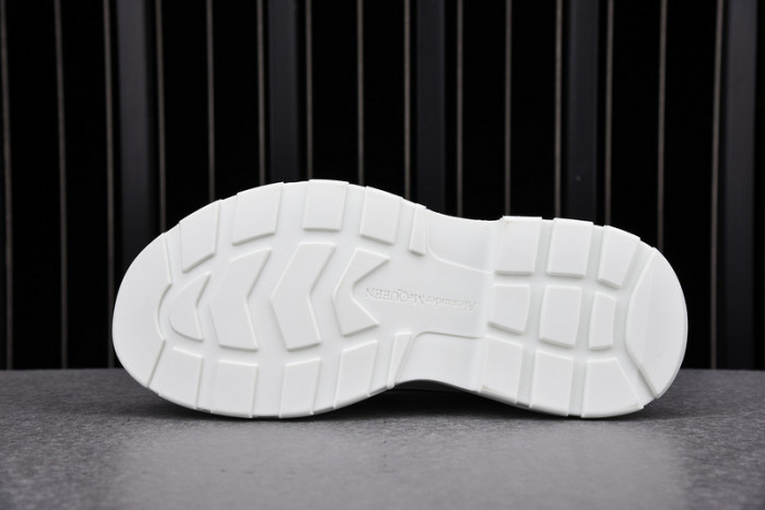 Alexander McQueen Boost black