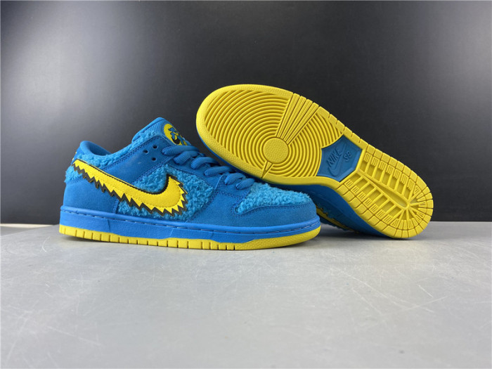 Grateful Dead x Nike SB Dunk Low “Blue Bear” CJ5378-400