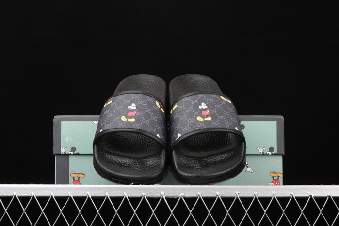 G DESIGNER SLIPPERS