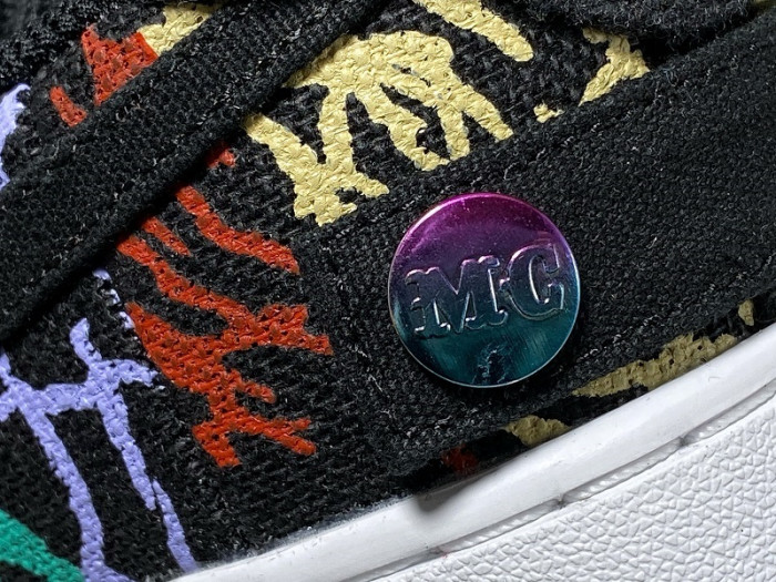 TRAVIS SCOTT NIKE AIR FORCE 1 "ASTROWORLD