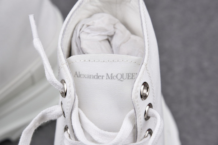 Alexander McQueen Boost white