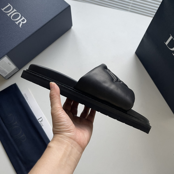 DO DESIGNER SLIPPERS