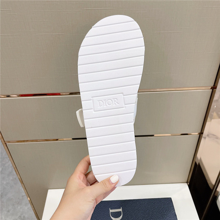 DO DESIGNER SLIPPERS