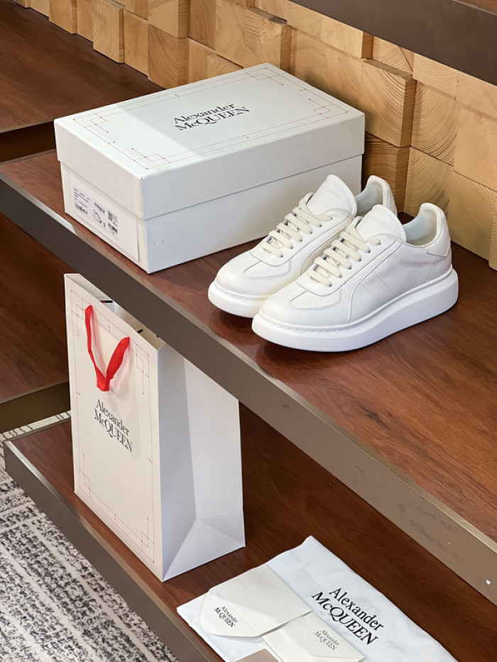 Alexander McQueen sneaker