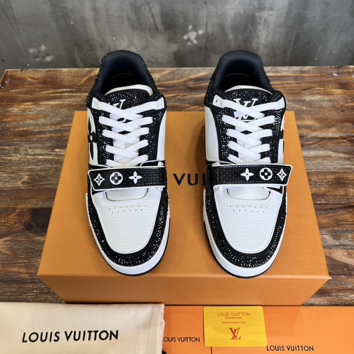 L&V SNEAKERS
