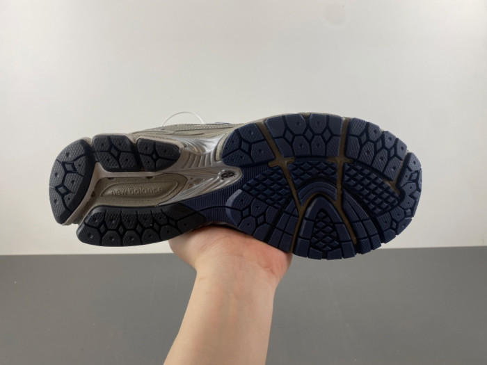 New Balance M1906RB