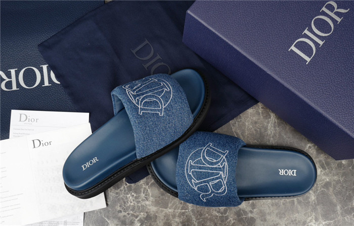 DO DESIGNER SLIPPERS