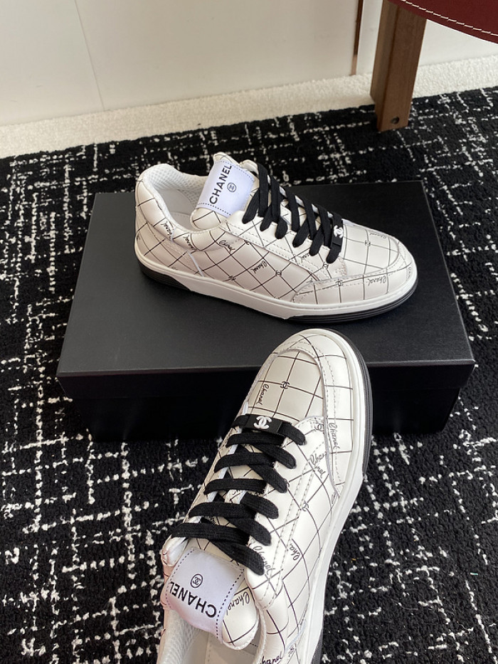 CHANEEL sneaker