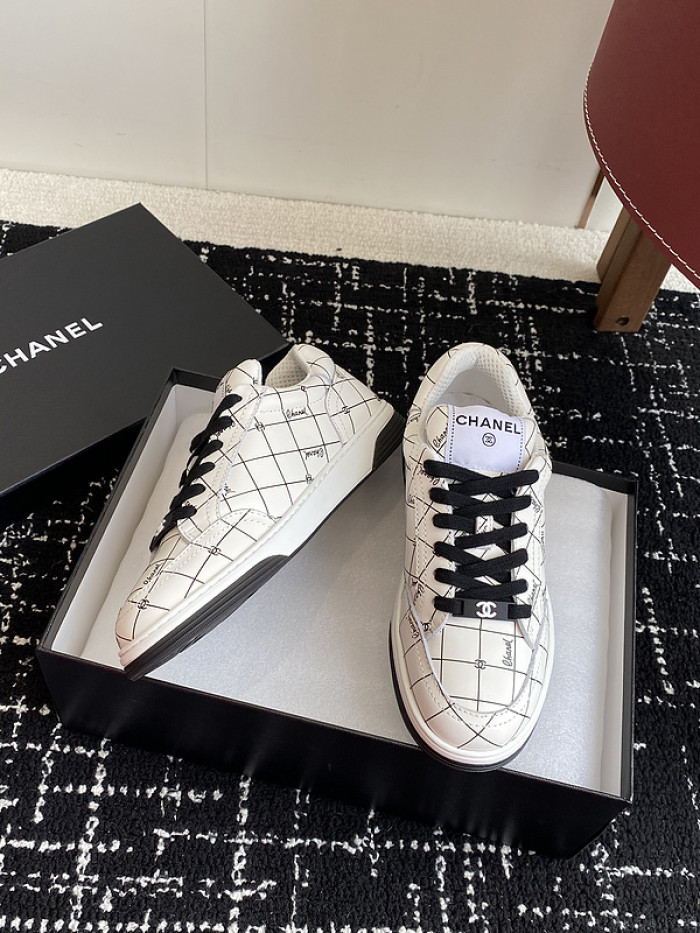 CHANEEL sneaker