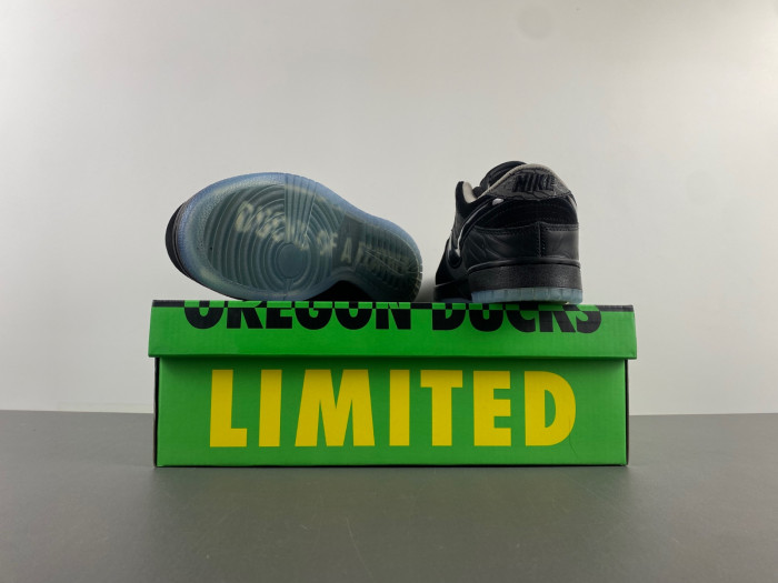 Division Street x Nike Dunk Low Lux “Oregon Black” HV1470-001