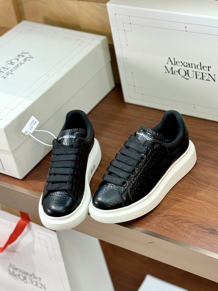 Alexander McQueen sneaker
