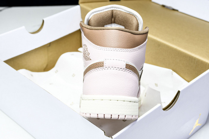 Air Jordan 1 Mid Feasts BQ6472-620