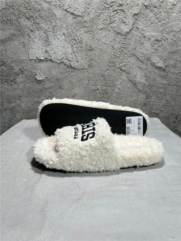 BLEN DESIGNER SLIPPERS