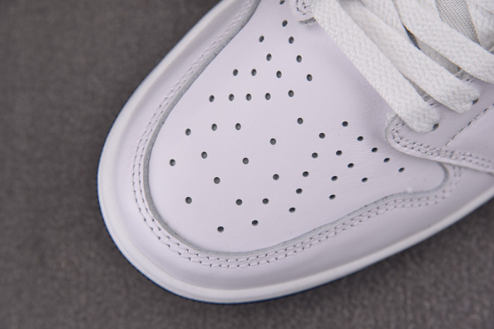 Air Jordan 1 Retro Low 