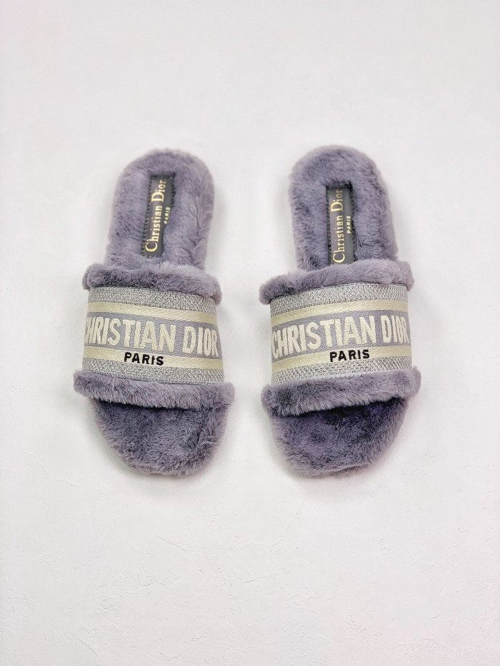 DO DESIGNER SLIPPERS