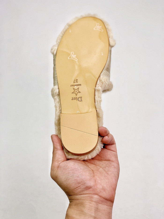 DO DESIGNER SLIPPERS
