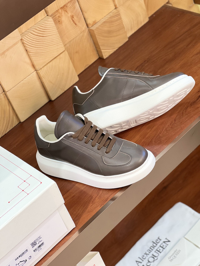 Alexander McQueen sneaker